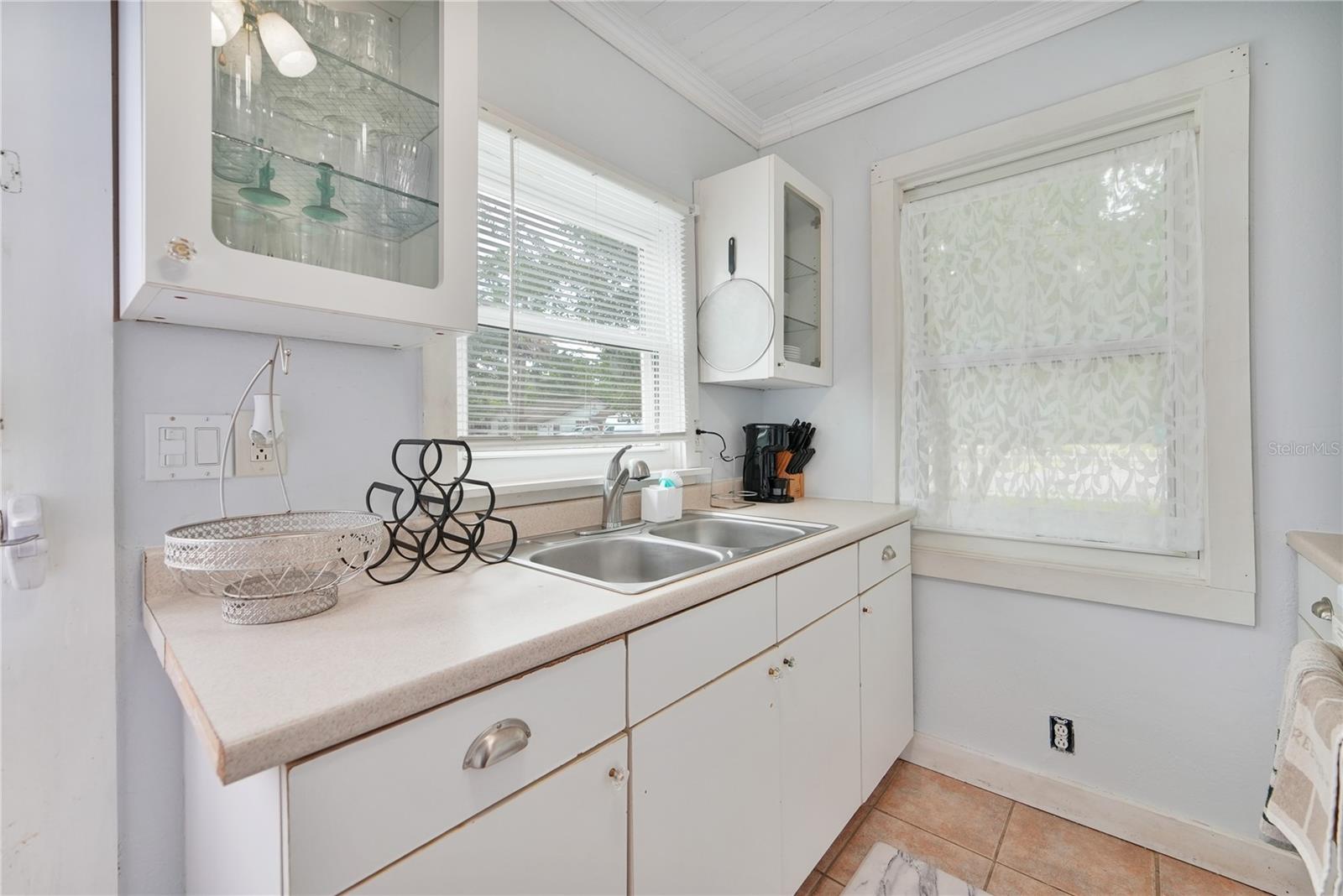 Image 17 of 38 For 1138 9th Avenue