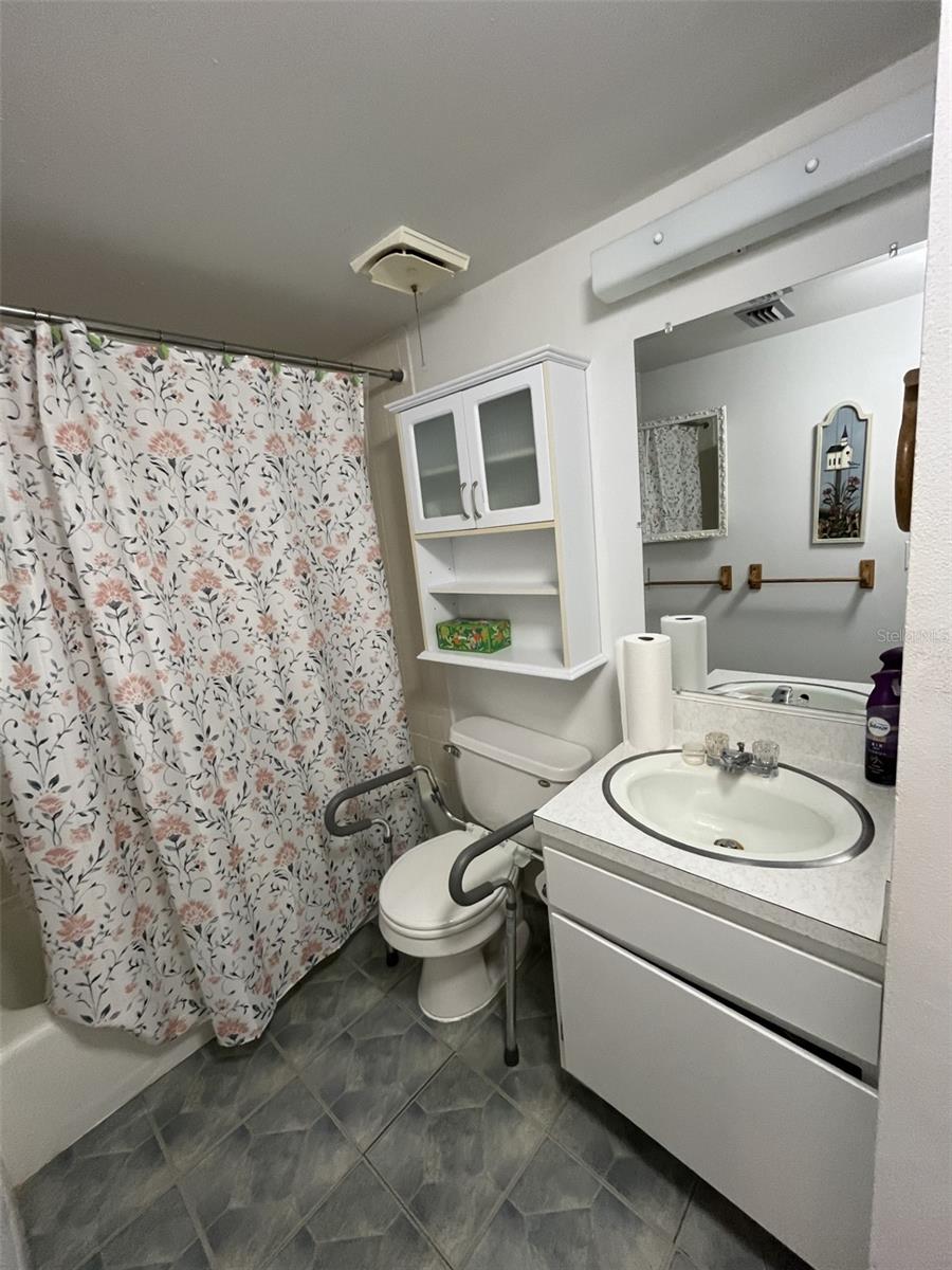 Image 10 of 47 For 535 Midway Drive B