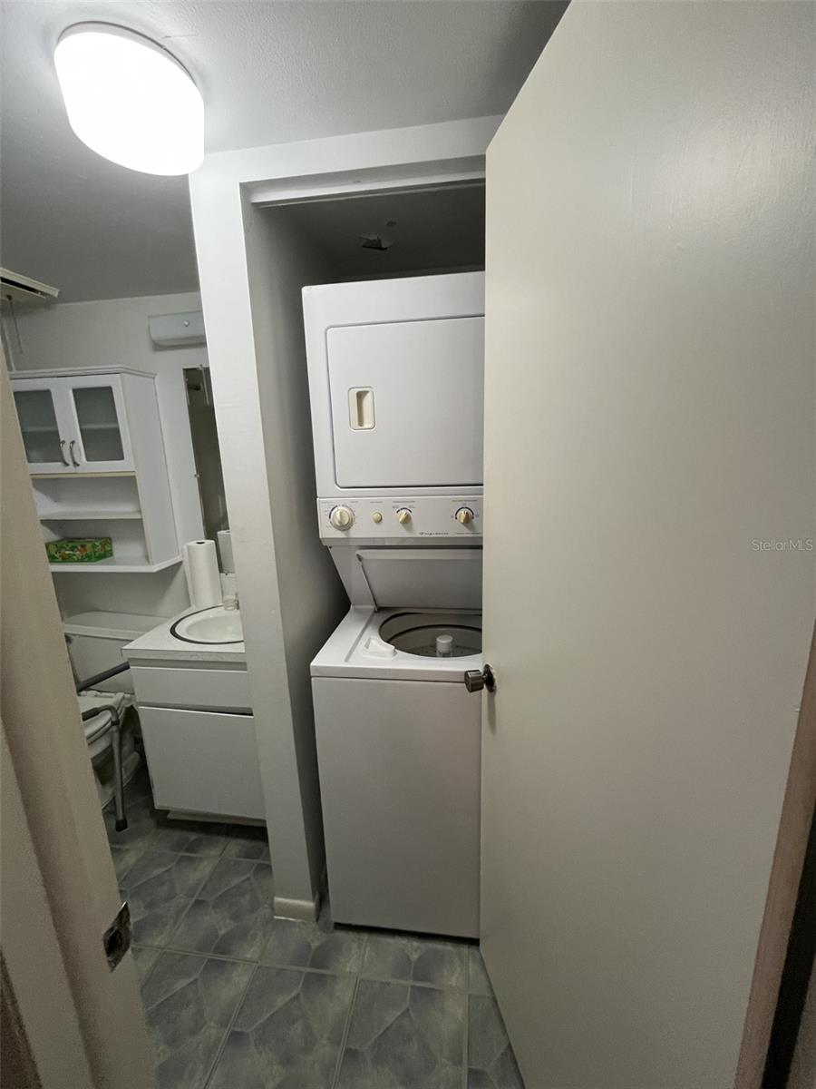 Image 11 of 47 For 535 Midway Drive B