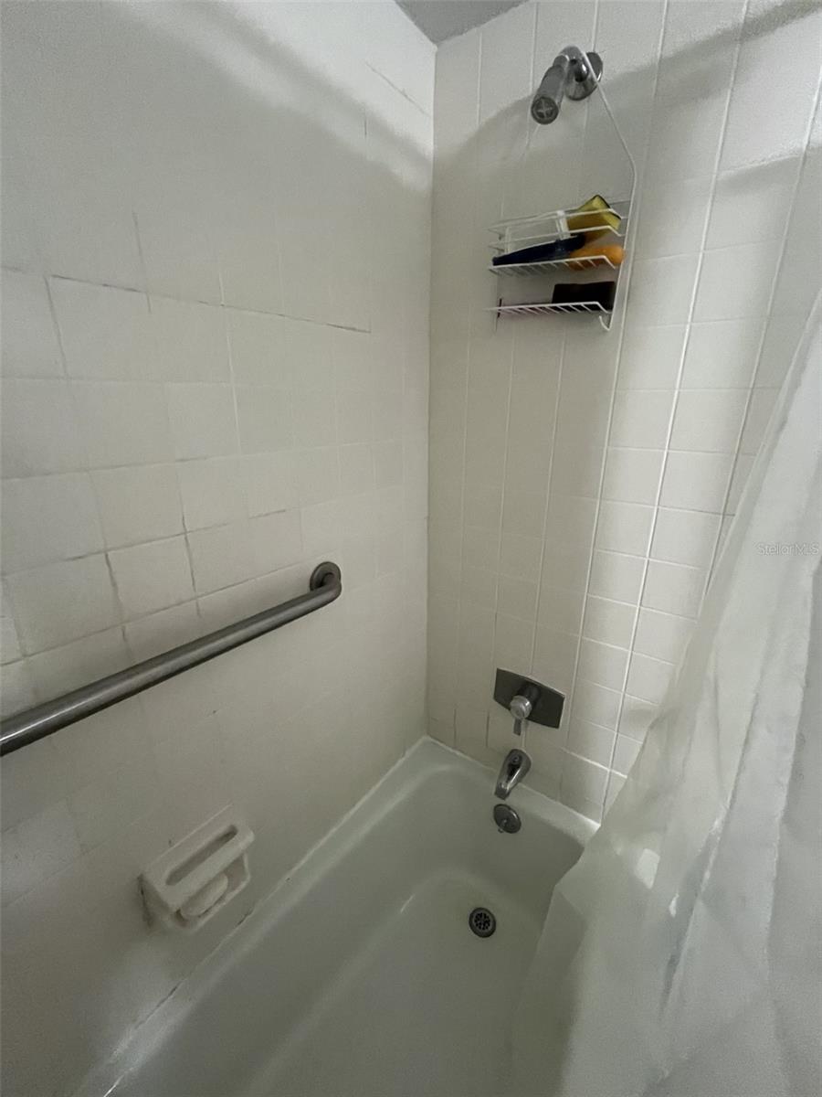 Image 19 of 47 For 535 Midway Drive B