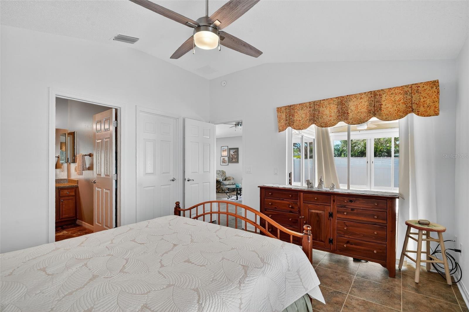 Image 13 of 32 For 1137 Summerton Street