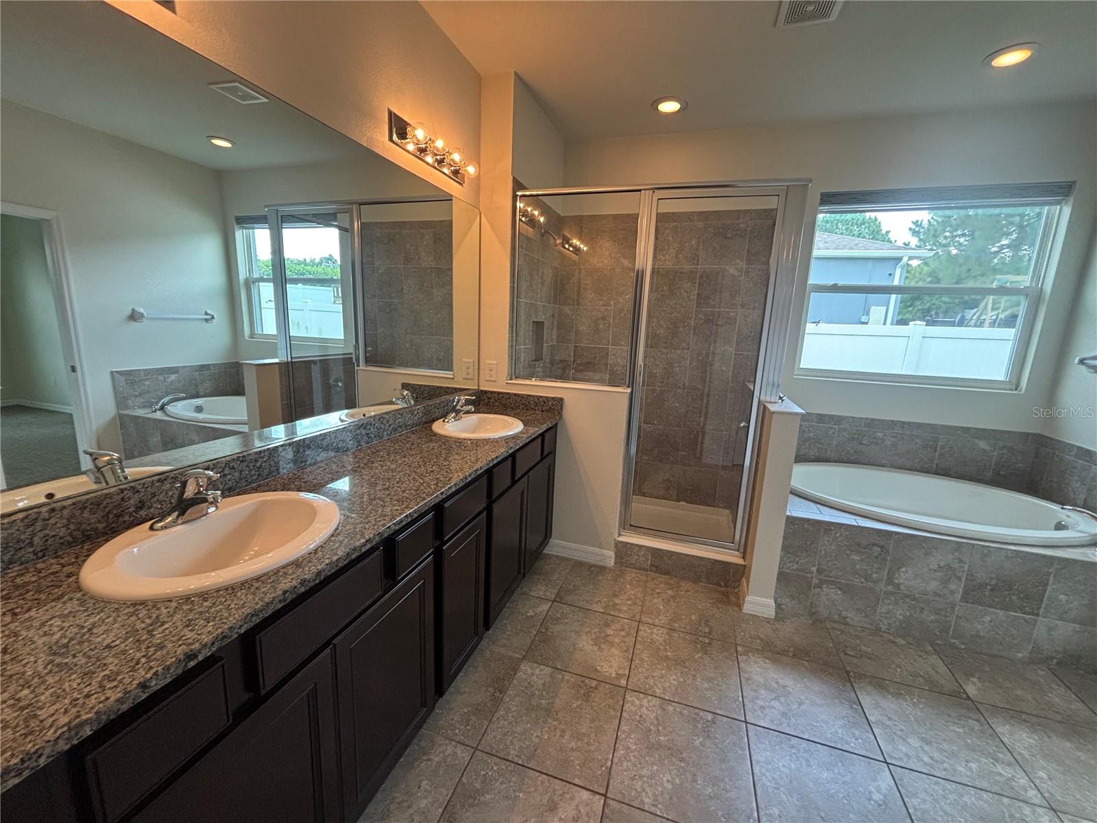 Image 11 of 37 For 5915 49th Avenue