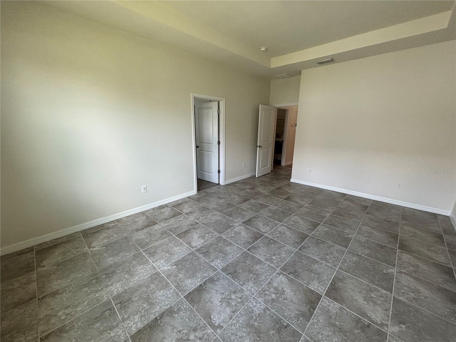 Image 16 of 37 For 5915 49th Avenue
