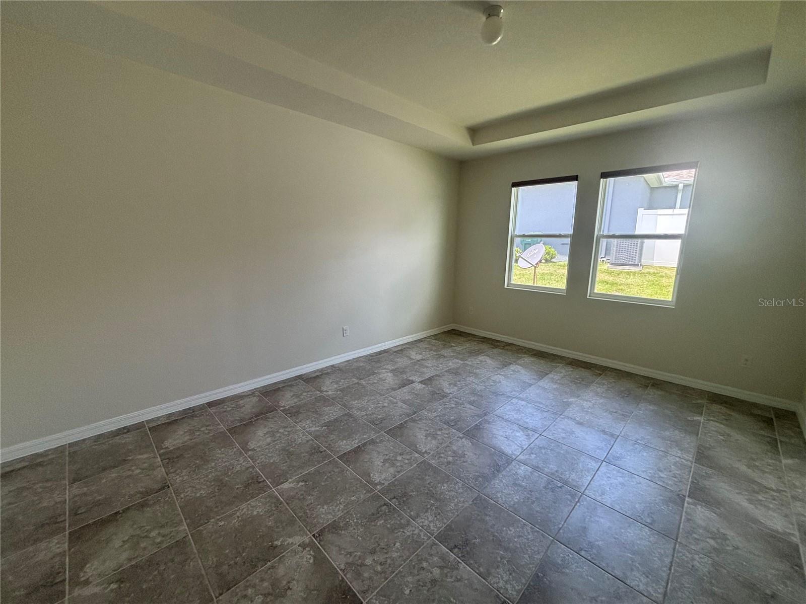 Image 18 of 37 For 5915 49th Avenue
