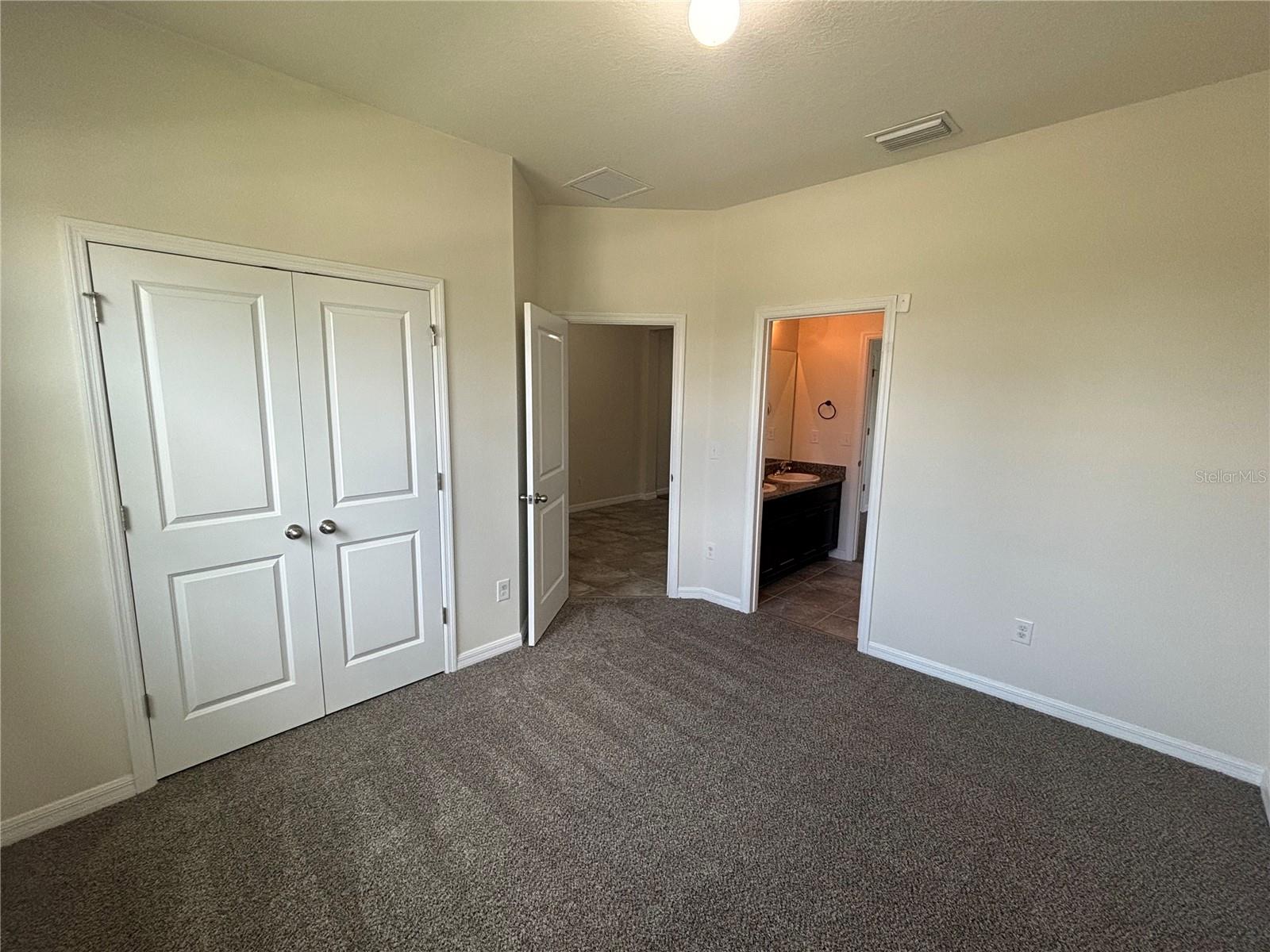 Image 7 of 37 For 5915 49th Avenue