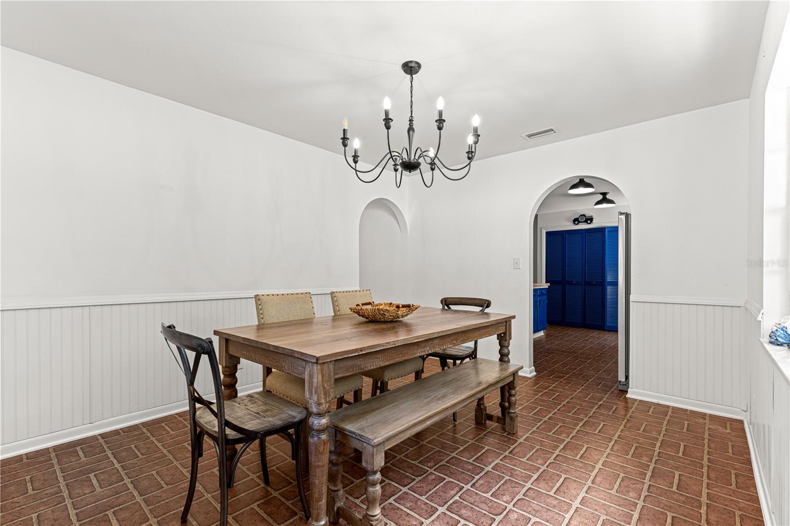 Image 12 of 83 For 5060 25th Avenue