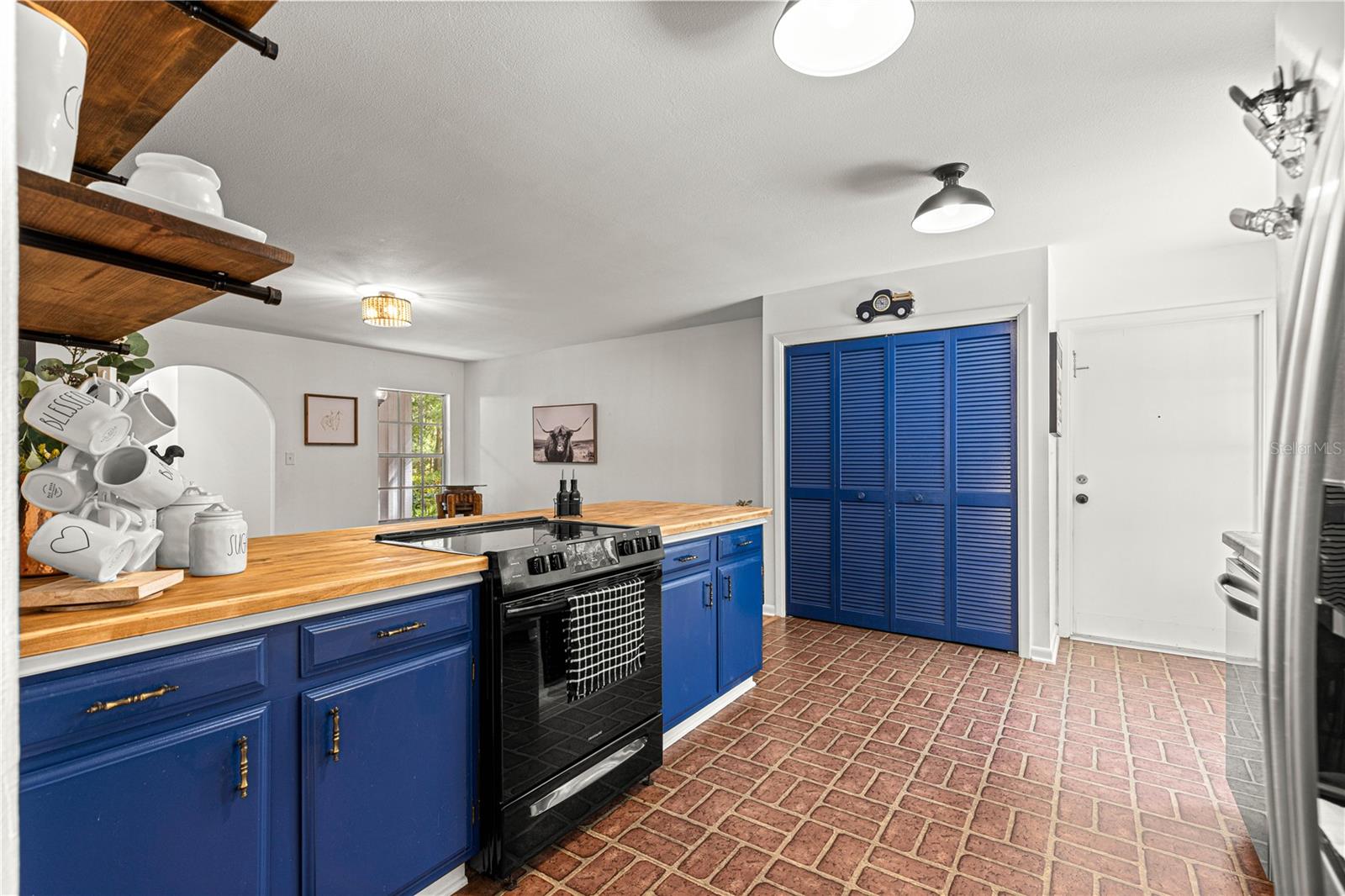 Image 14 of 83 For 5060 25th Avenue