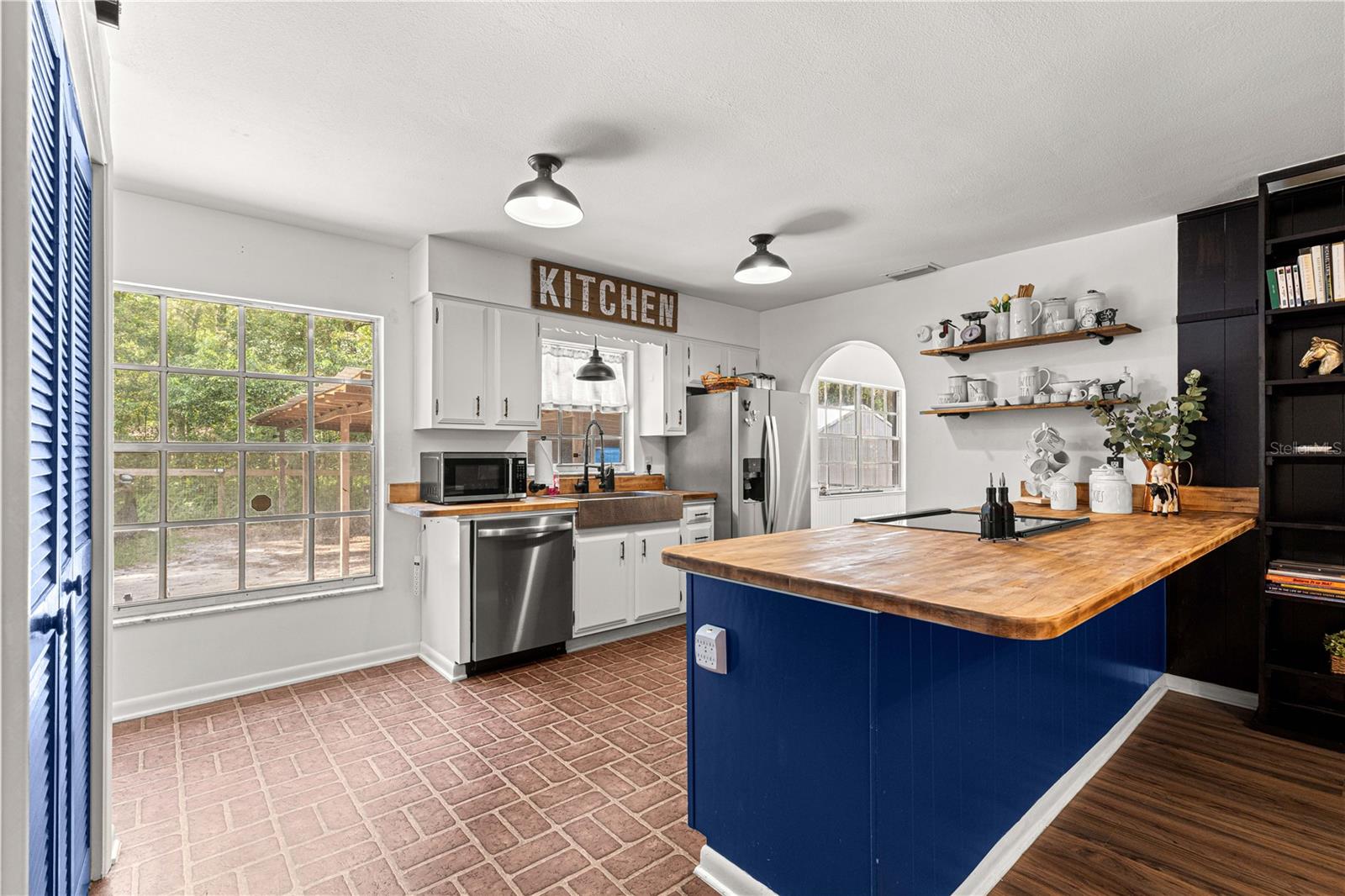 Image 15 of 83 For 5060 25th Avenue