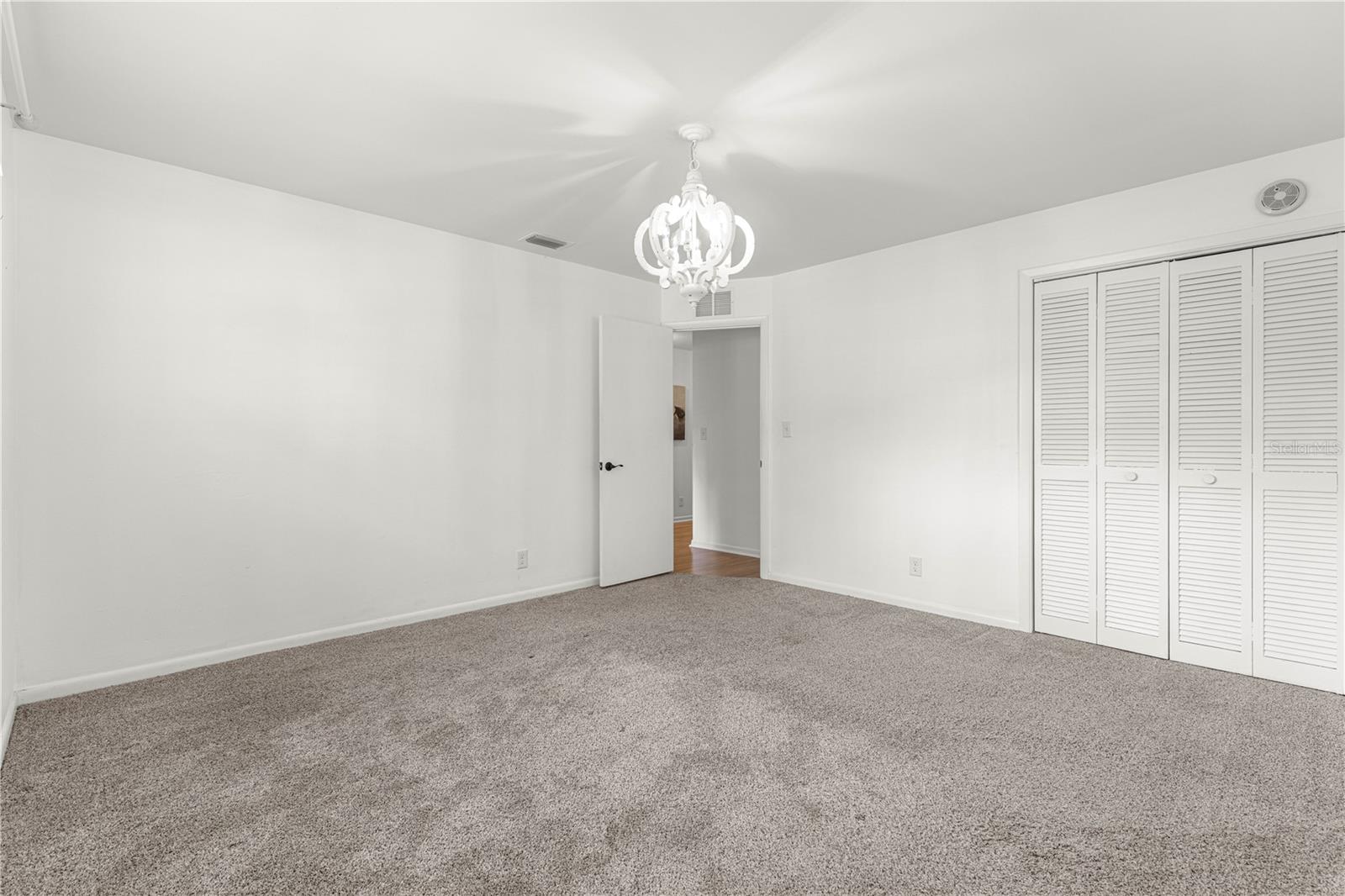 Image 33 of 83 For 5060 25th Avenue
