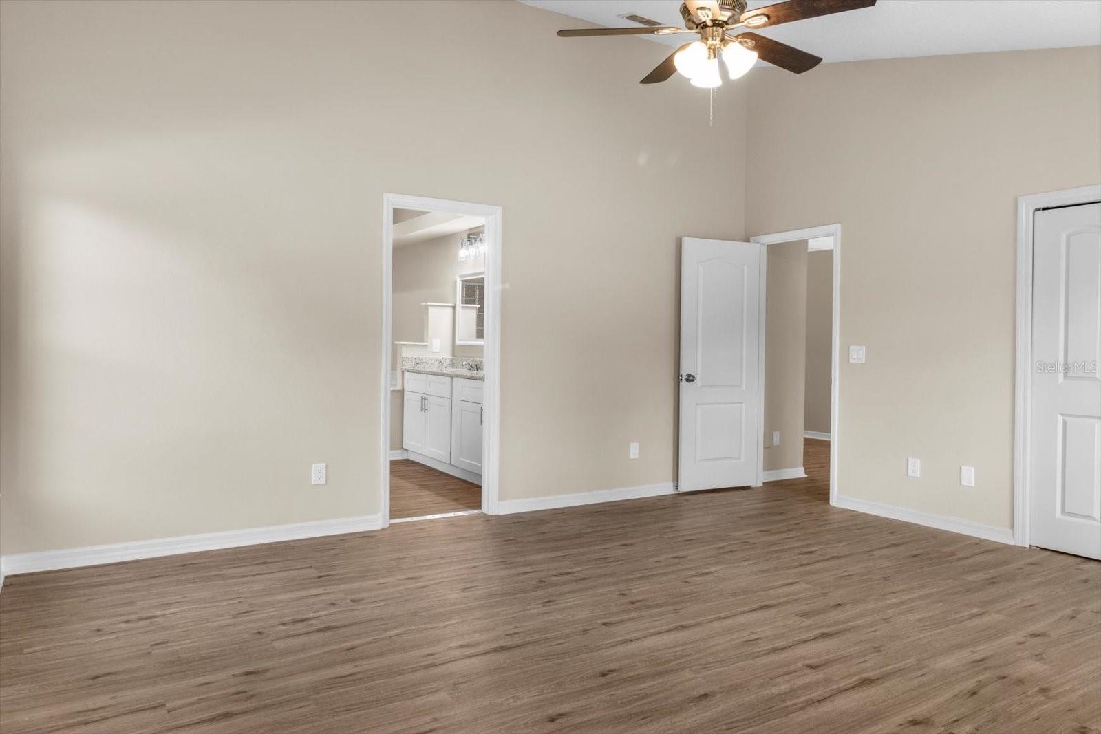 Image 11 of 32 For 15870 40th Terrace