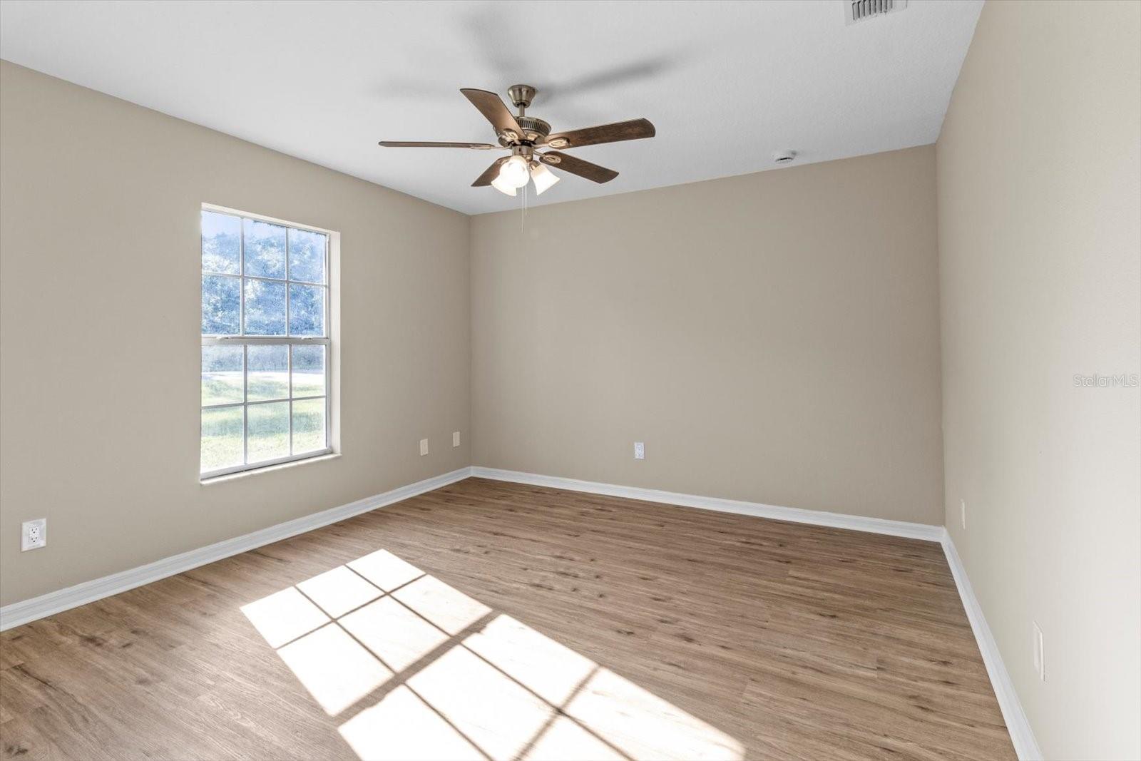 Image 17 of 32 For 15870 40th Terrace