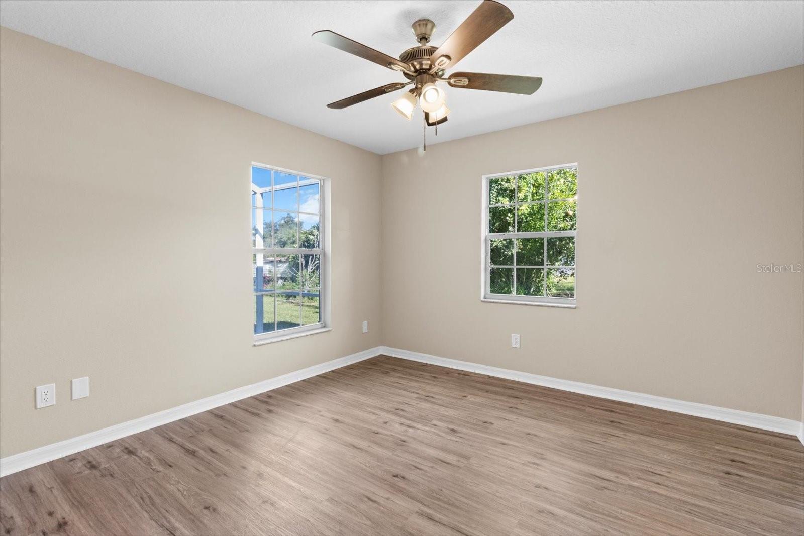 Image 24 of 32 For 15870 40th Terrace