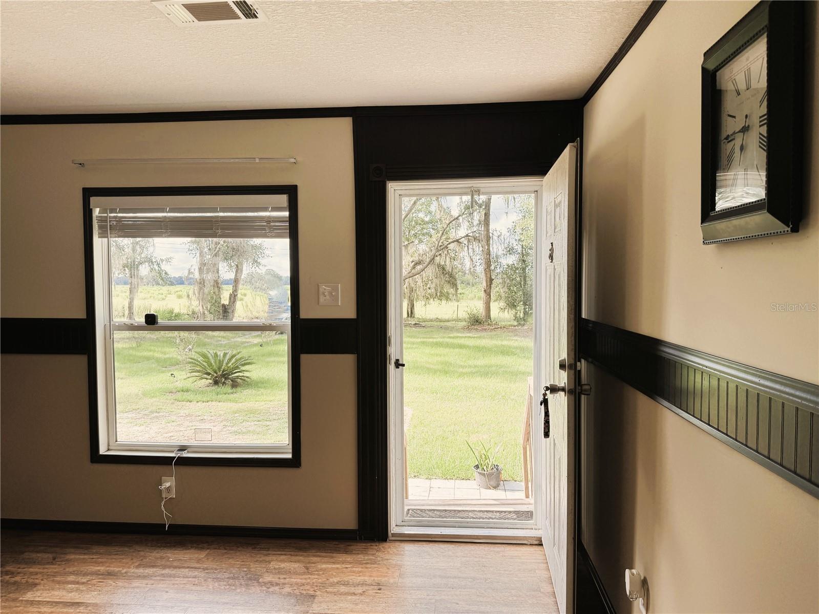 Image 12 of 90 For 10755 160th Street