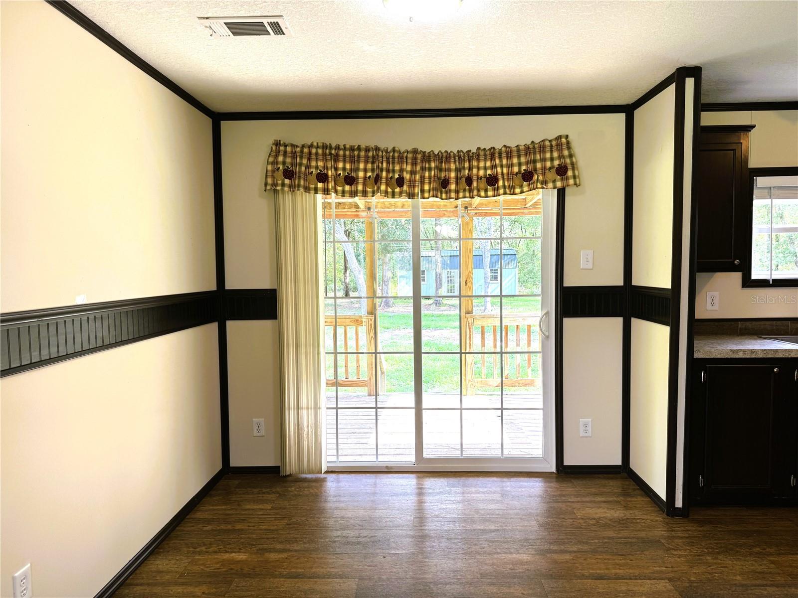 Image 15 of 90 For 10755 160th Street
