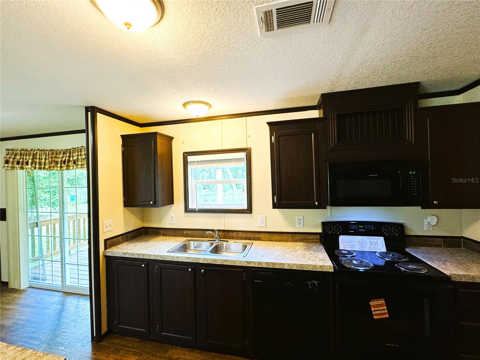 Image 23 of 90 For 10755 160th Street