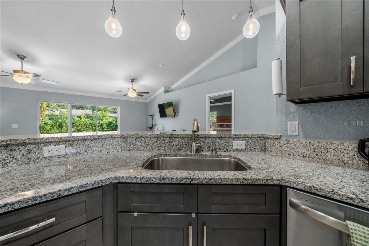 Listing photo id 16 for 767 66th Place