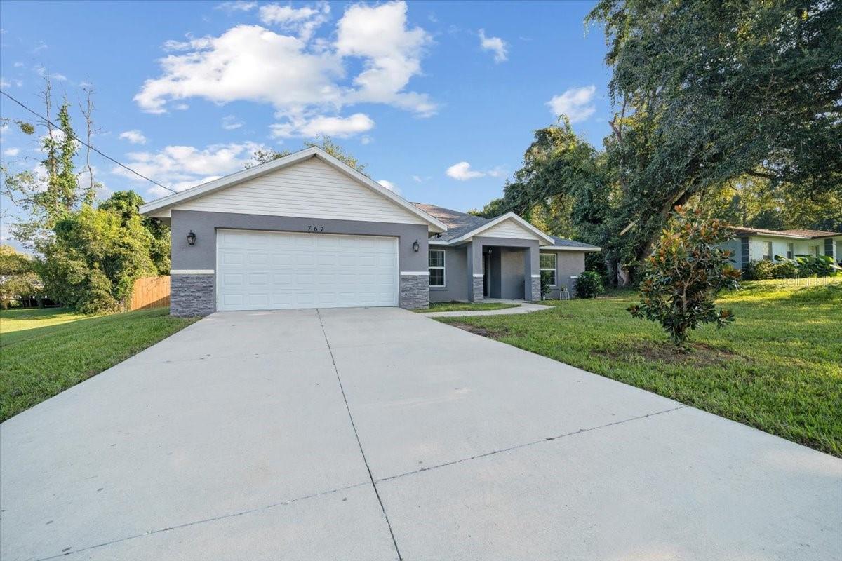 Listing photo id 3 for 767 66th Place