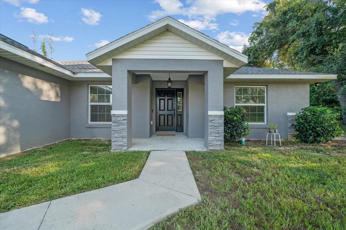 Listing photo id 4 for 767 66th Place