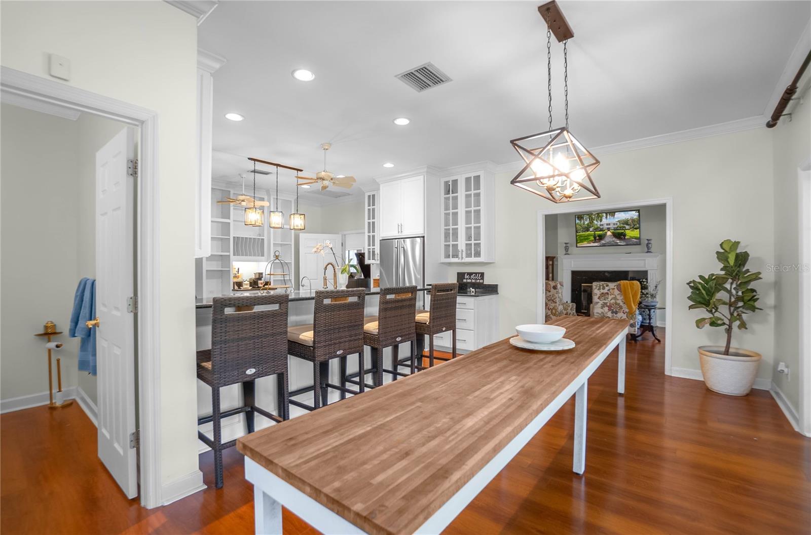 Image 15 of 96 For 9093 Pinehurst Court 3