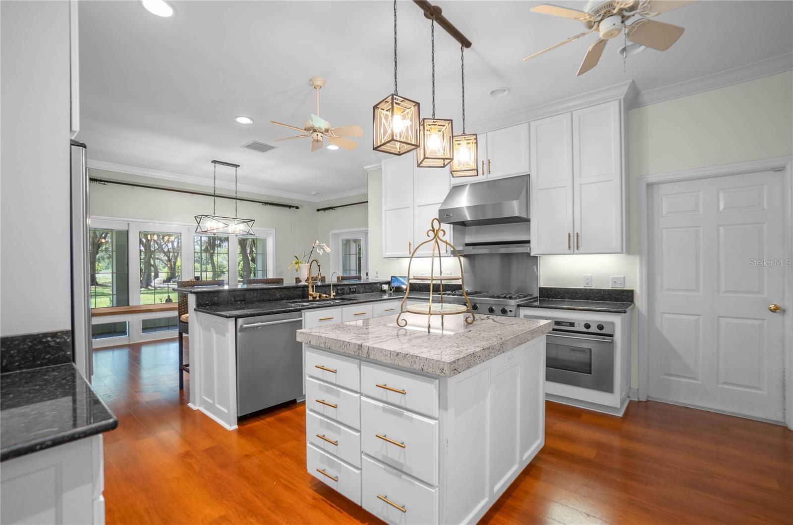 Image 18 of 96 For 9093 Pinehurst Court 3
