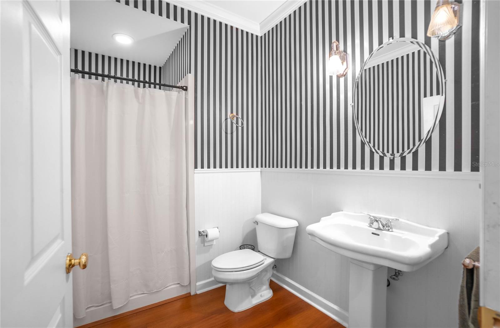Image 24 of 96 For 9093 Pinehurst Court 3