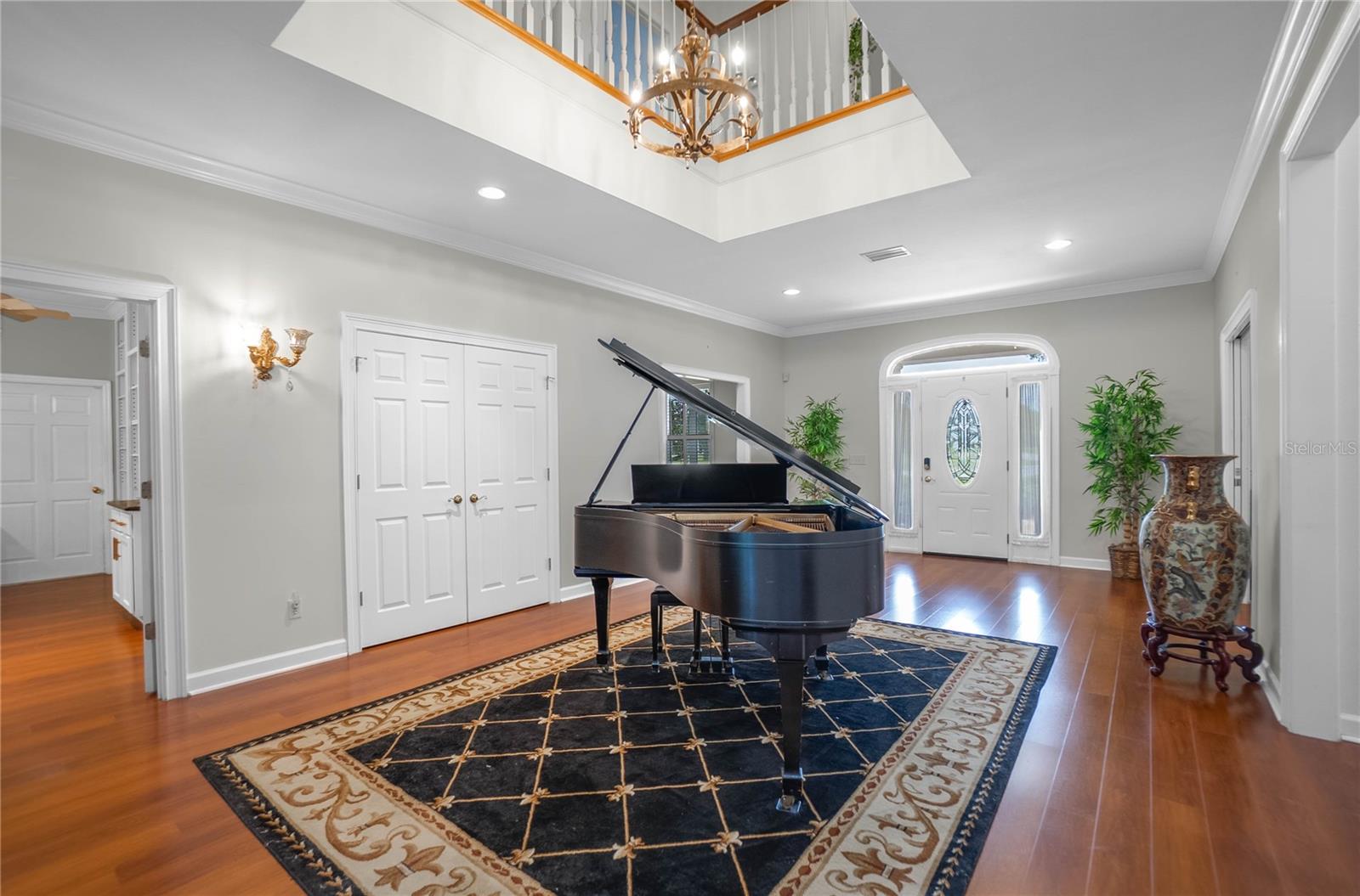Image 6 of 96 For 9093 Pinehurst Court 3
