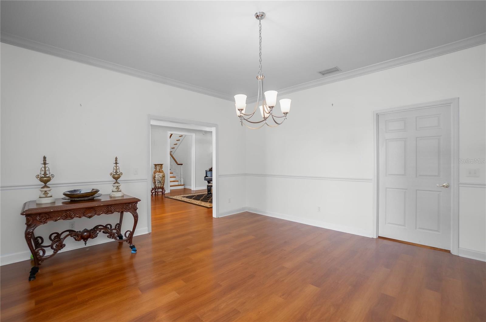 Image 8 of 96 For 9093 Pinehurst Court 3