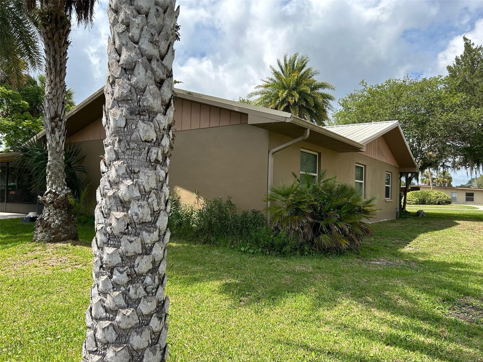 Image 8 of 37 For 722 1st Court