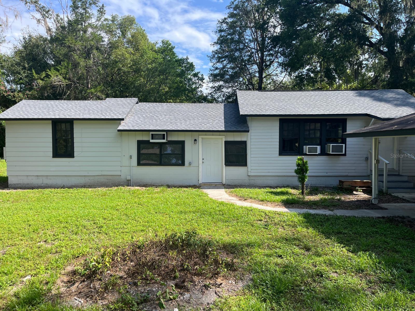 Listing photo id 1 for 4335 20th Street