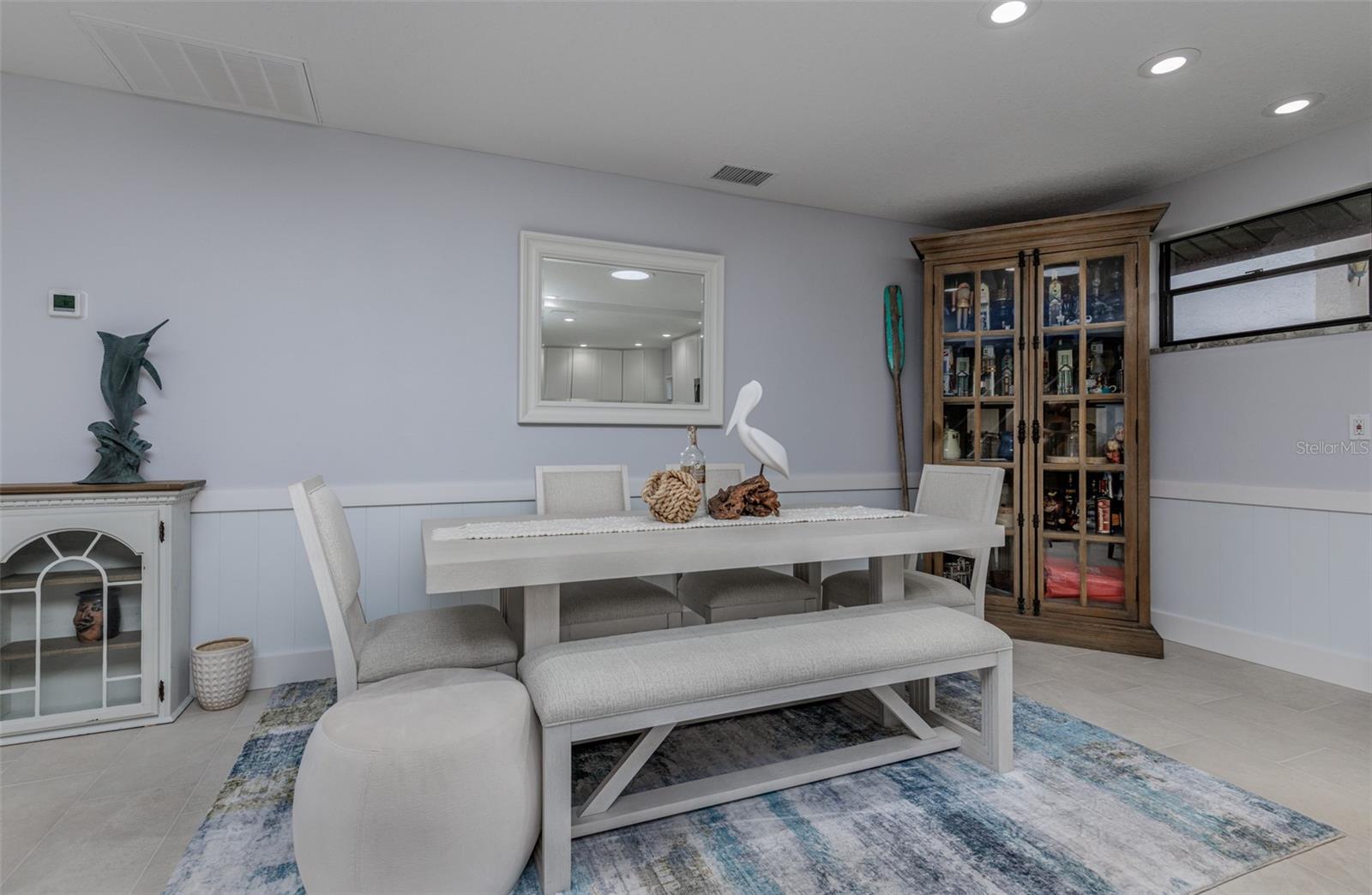 Listing photo id 9 for 11456 Clubview Drive