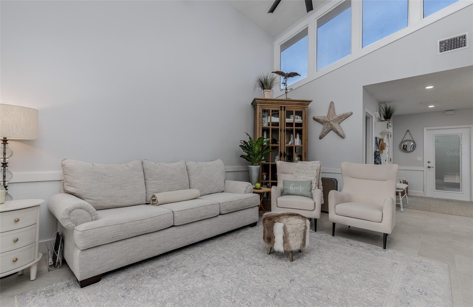 Listing photo id 10 for 11456 Clubview Drive