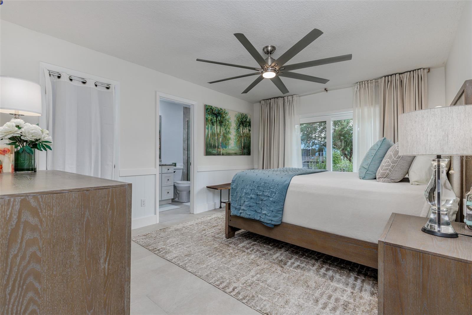 Listing photo id 13 for 11456 Clubview Drive
