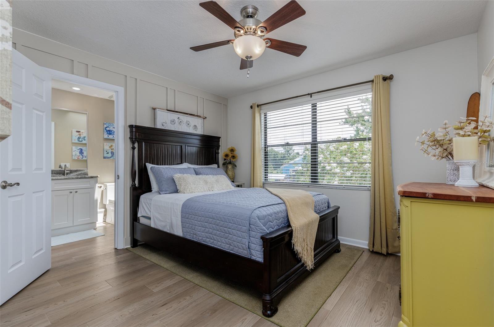 Listing photo id 17 for 11456 Clubview Drive