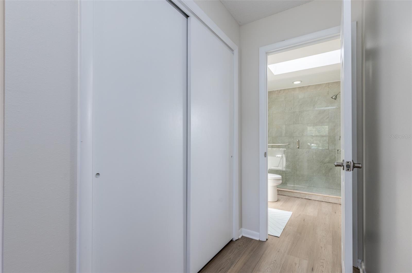 Listing photo id 20 for 11456 Clubview Drive