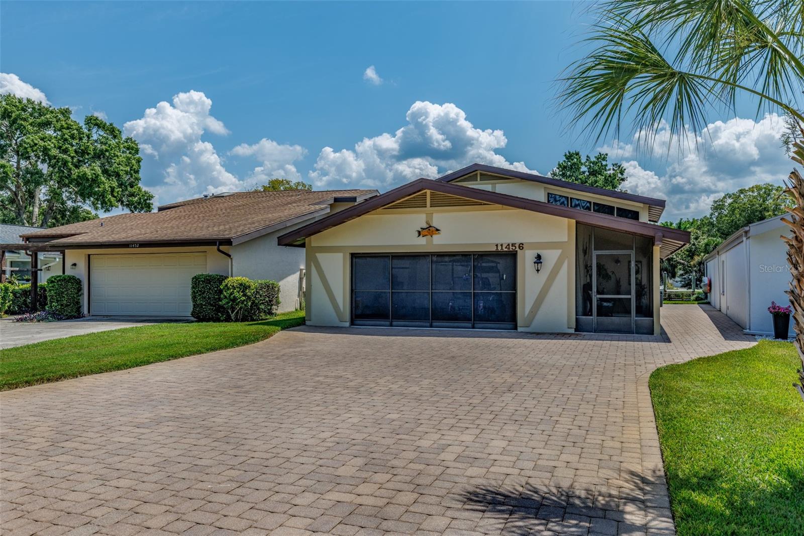 Listing photo id 1 for 11456 Clubview Drive