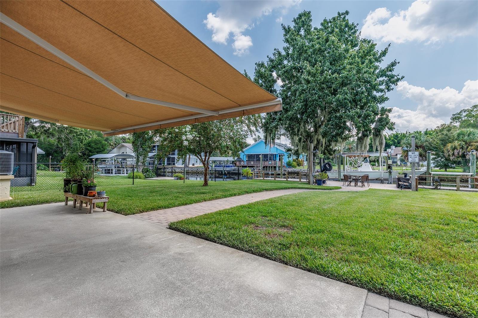 Listing photo id 31 for 11456 Clubview Drive