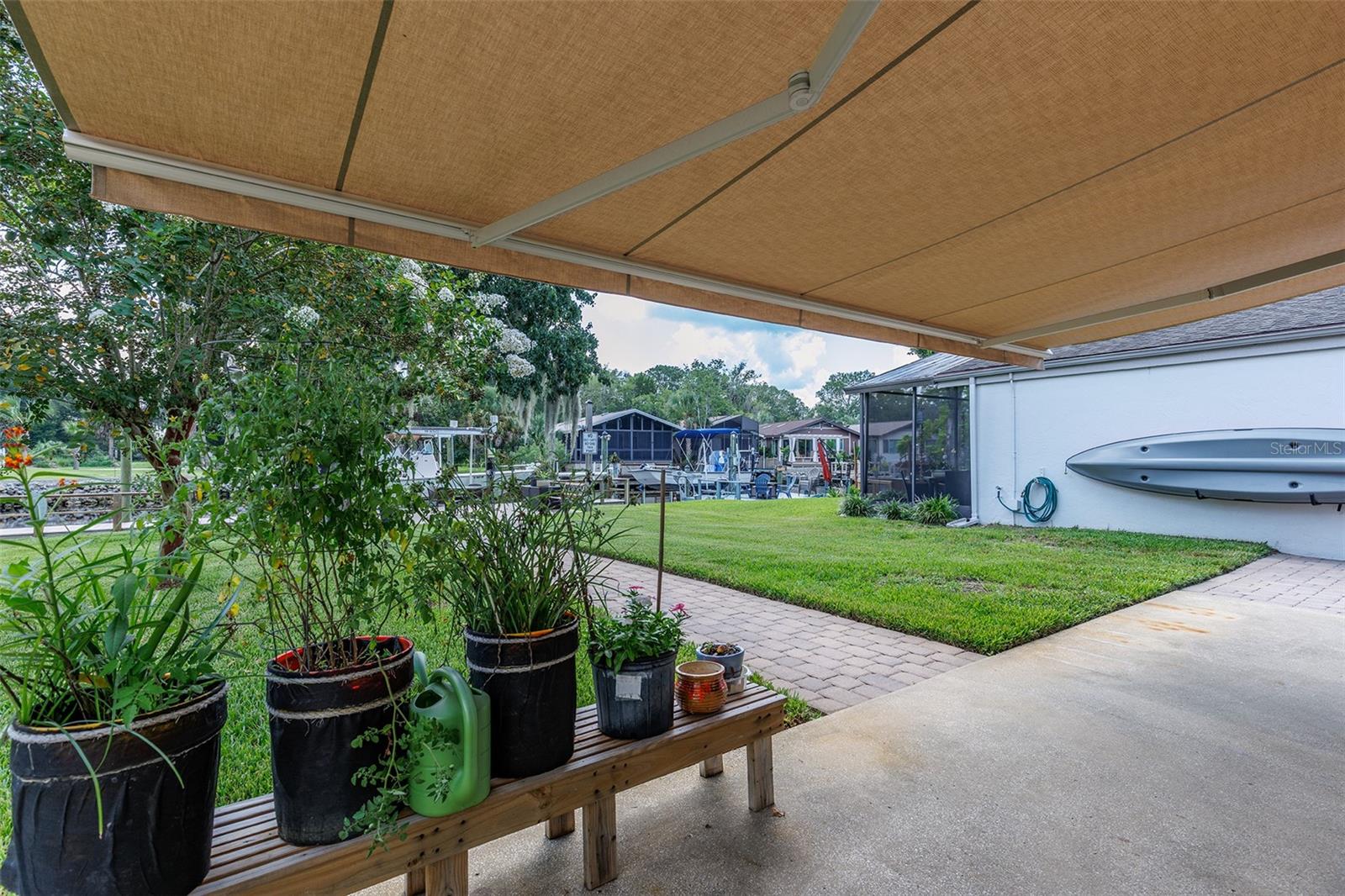 Listing photo id 32 for 11456 Clubview Drive