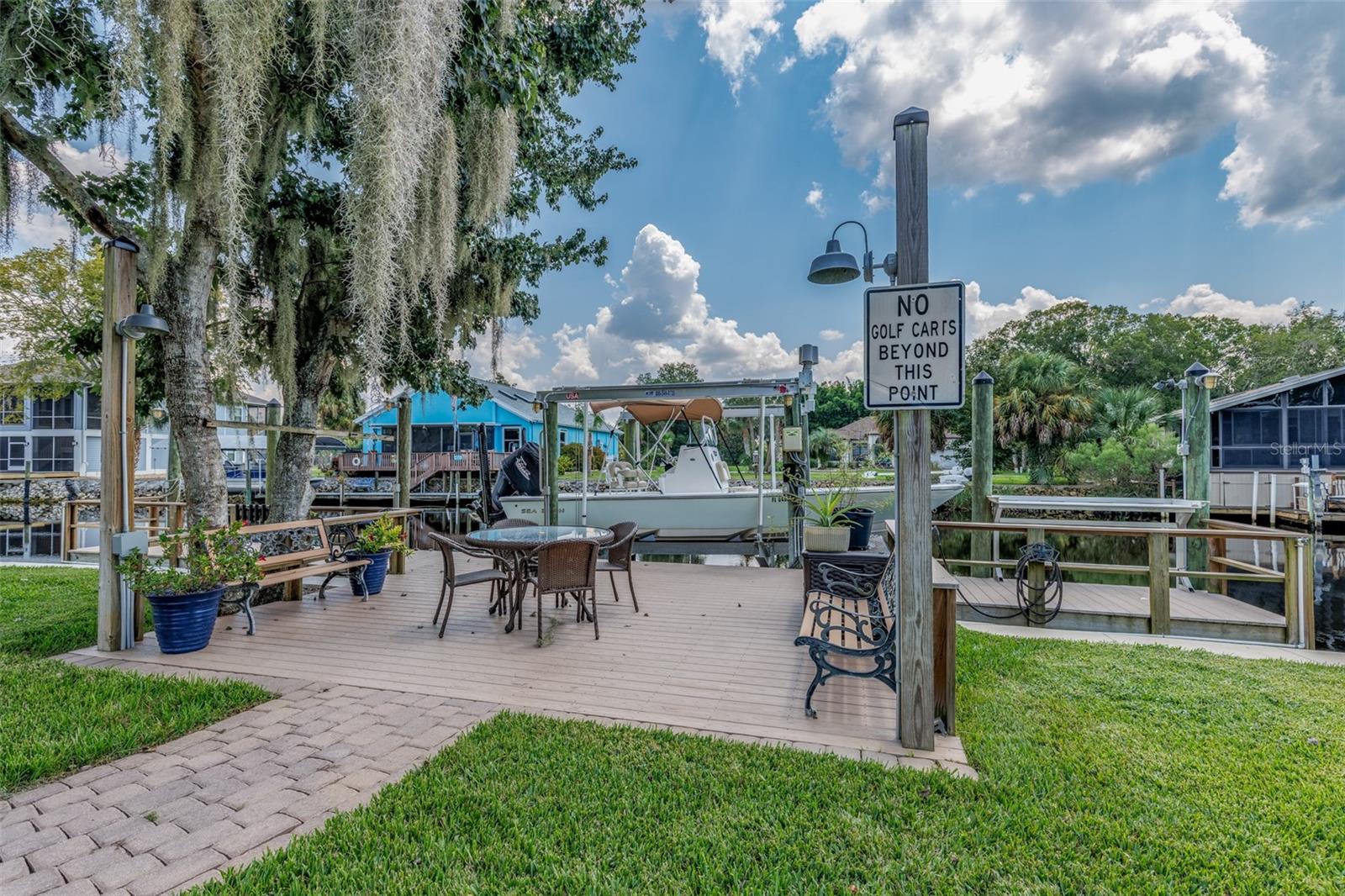 Listing photo id 36 for 11456 Clubview Drive