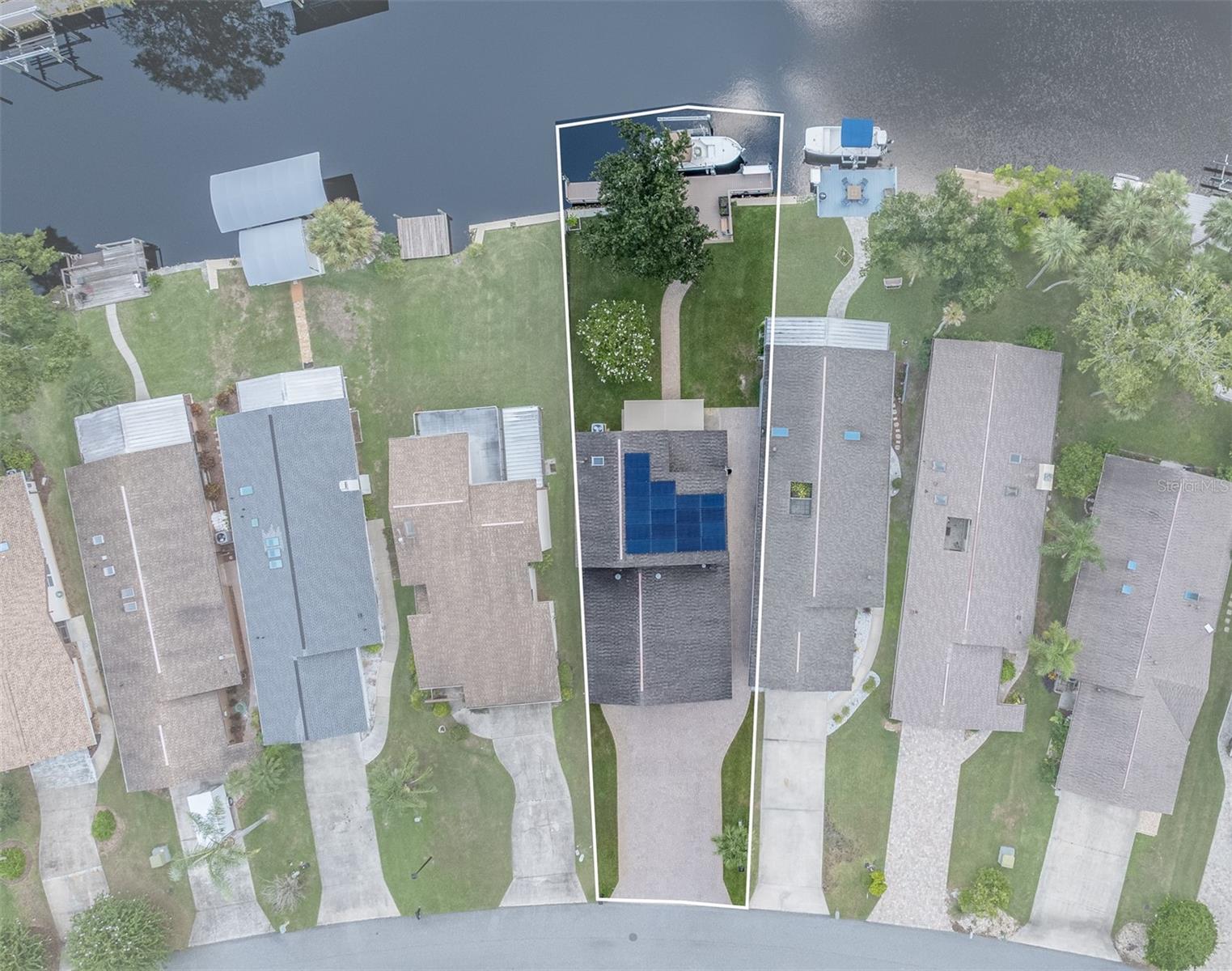 Listing photo id 2 for 11456 Clubview Drive