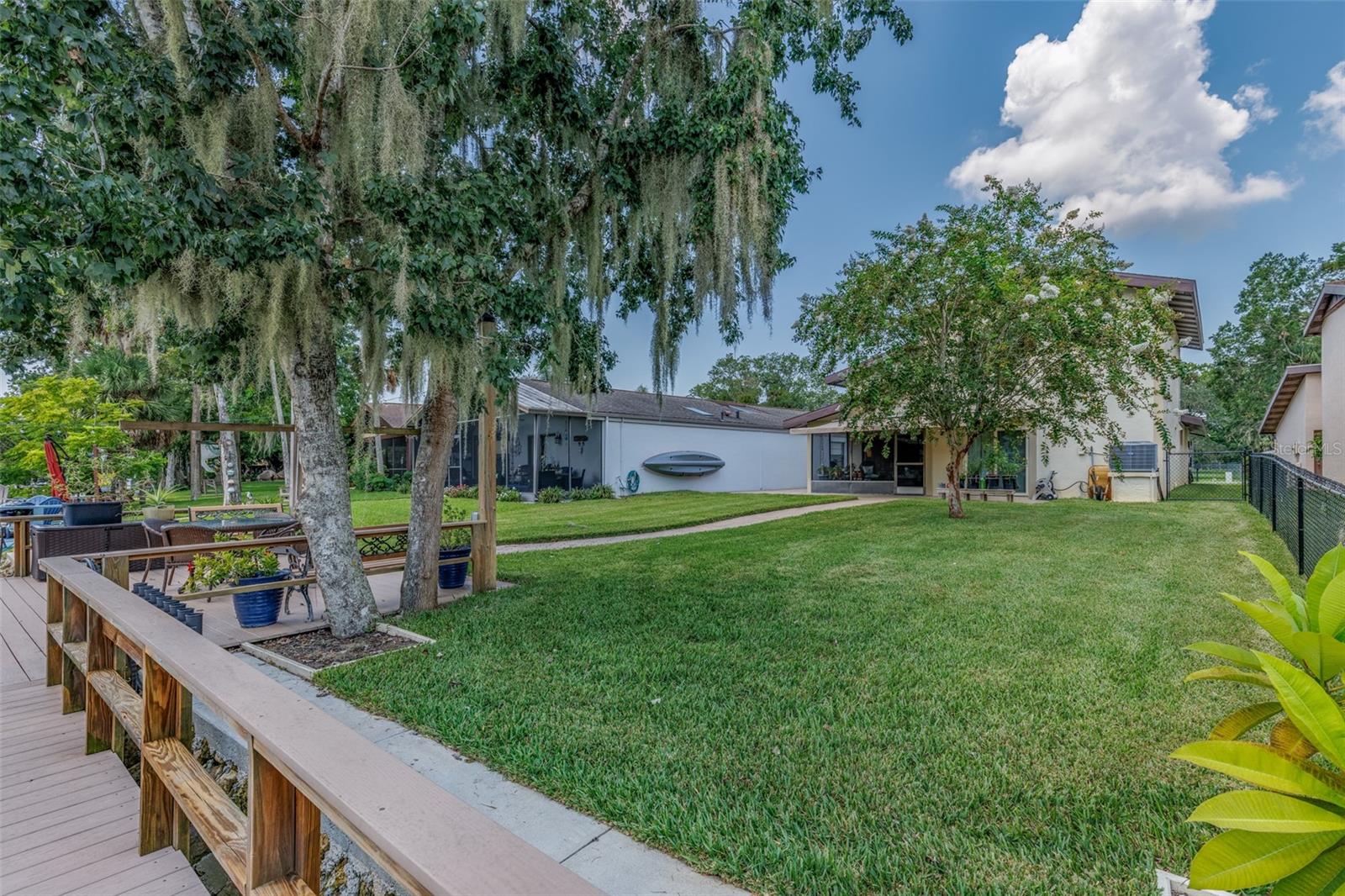 Listing photo id 38 for 11456 Clubview Drive