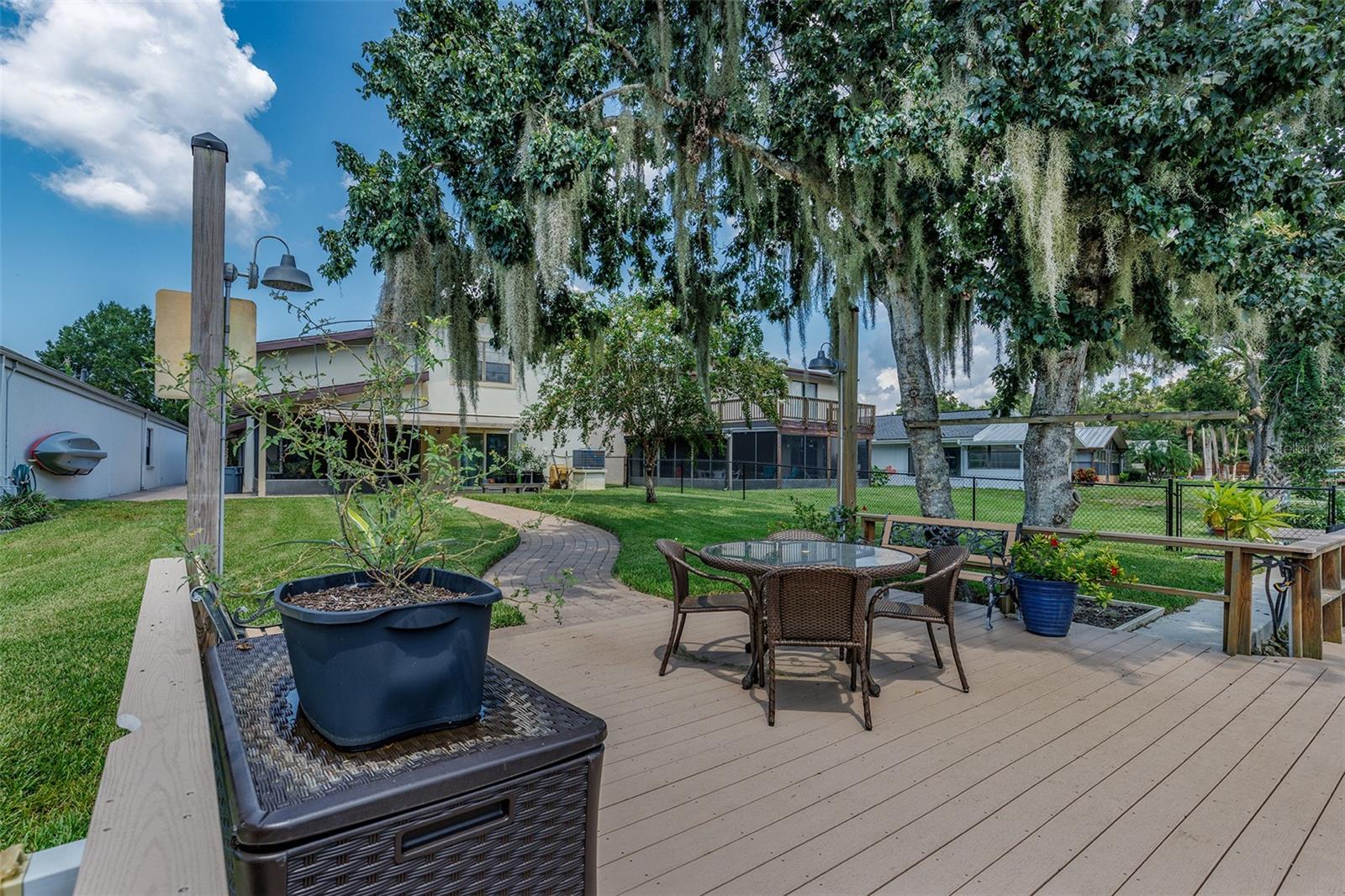 Listing photo id 39 for 11456 Clubview Drive