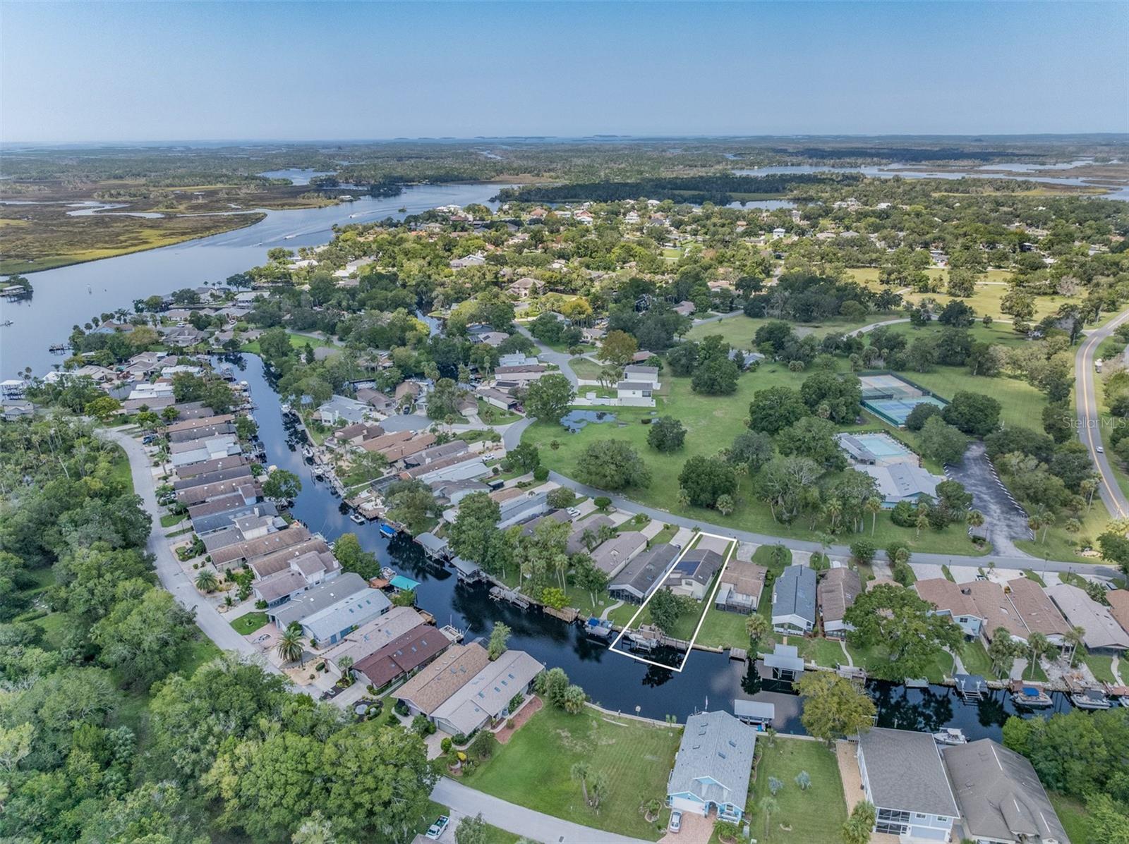Listing photo id 44 for 11456 Clubview Drive