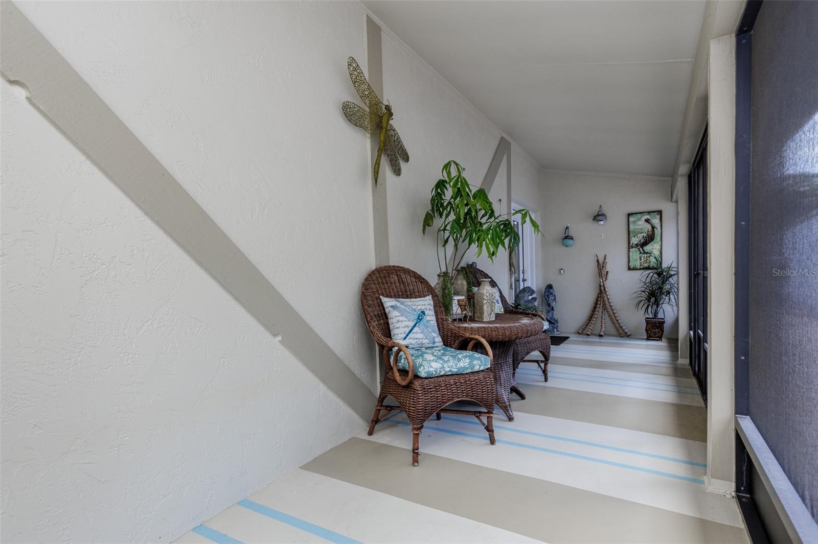 Listing photo id 3 for 11456 Clubview Drive