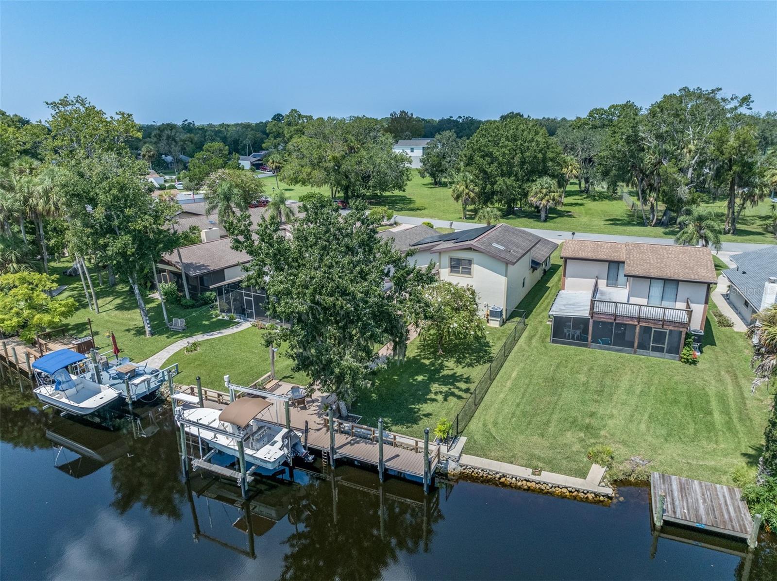 Listing photo id 49 for 11456 Clubview Drive