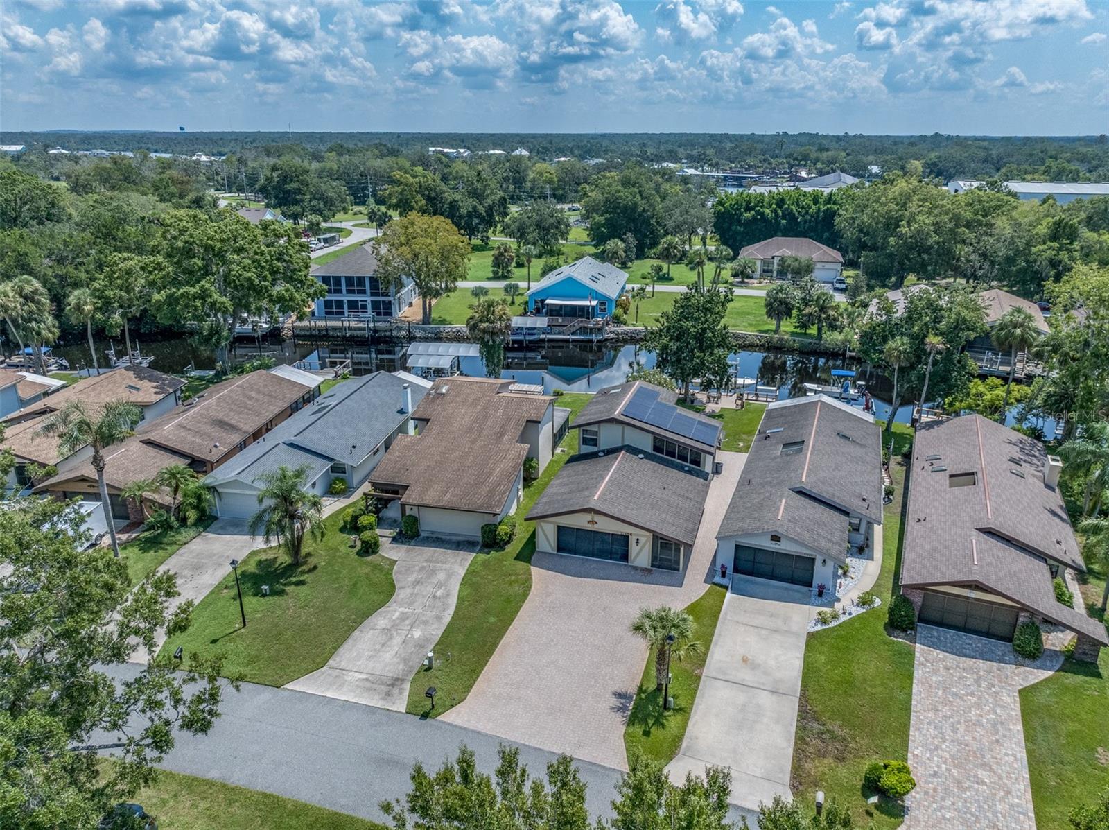 Listing photo id 55 for 11456 Clubview Drive