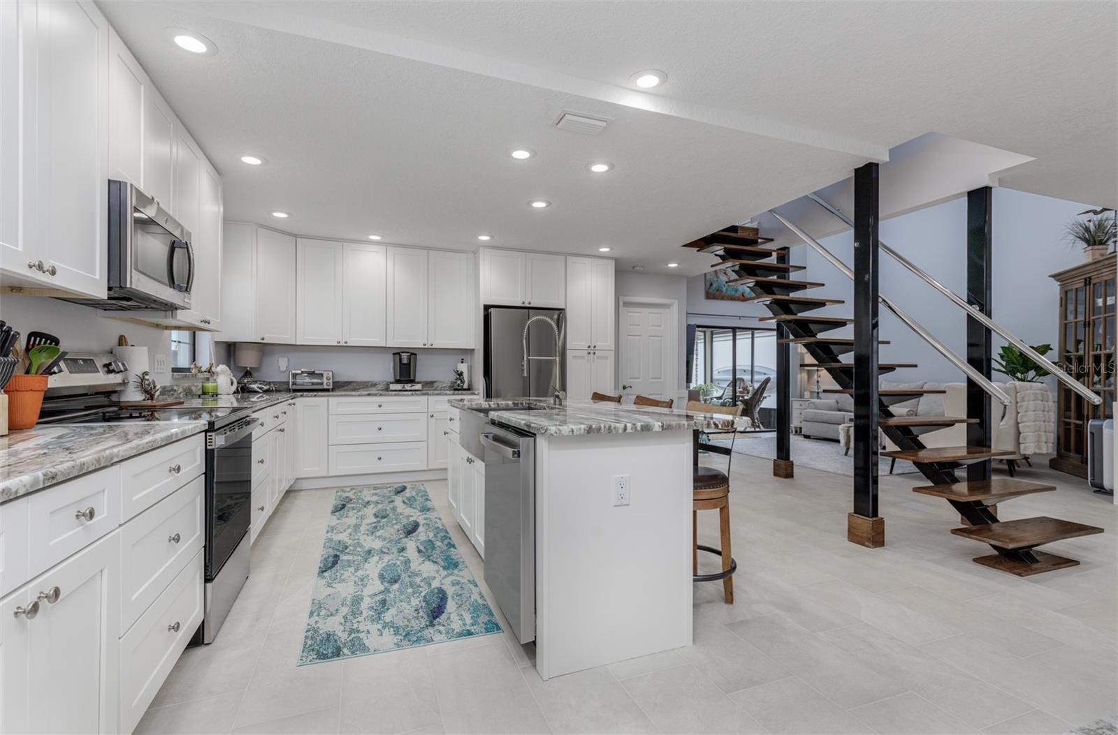 Listing photo id 6 for 11456 Clubview Drive