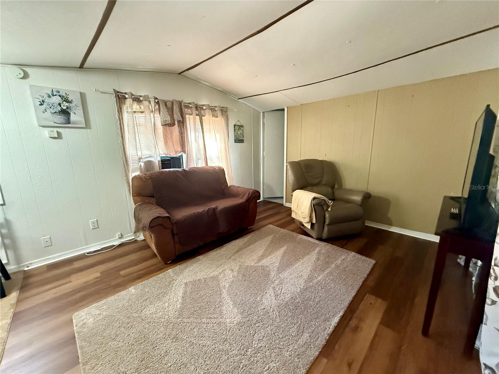 Image 7 of 12 For 5229 Knobhill Terrace