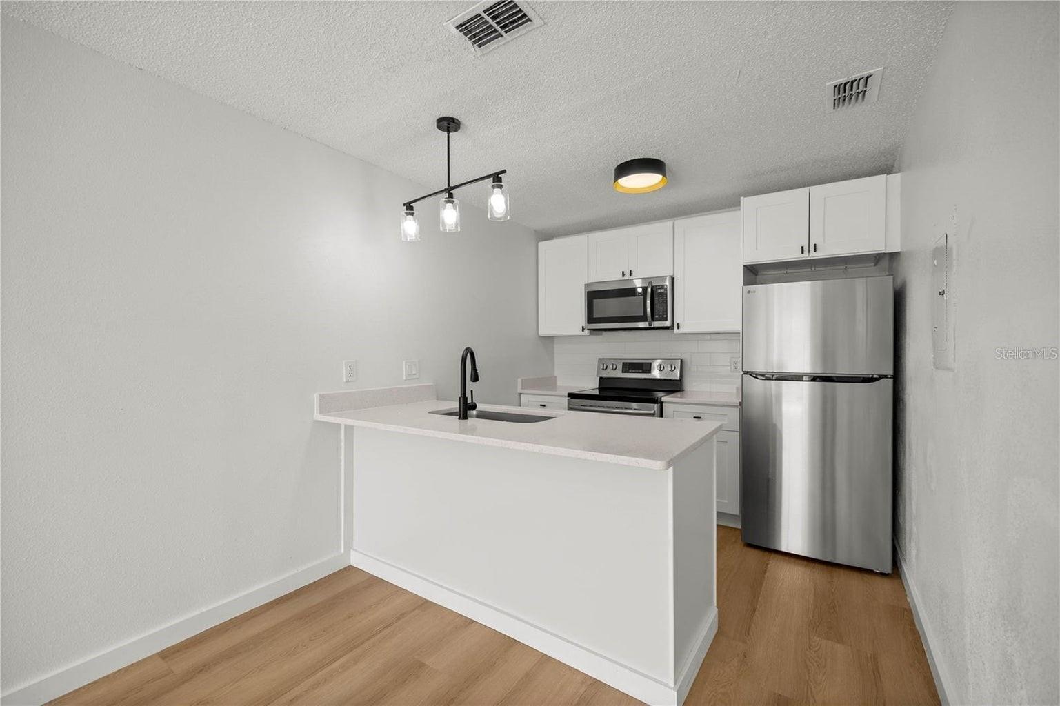 Image 3 of 13 For 5425 30th Place B