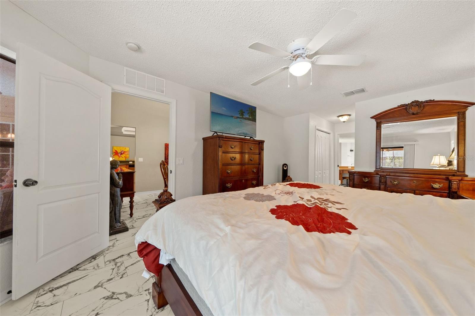 Listing photo id 20 for 60 Cypress Boulevard E