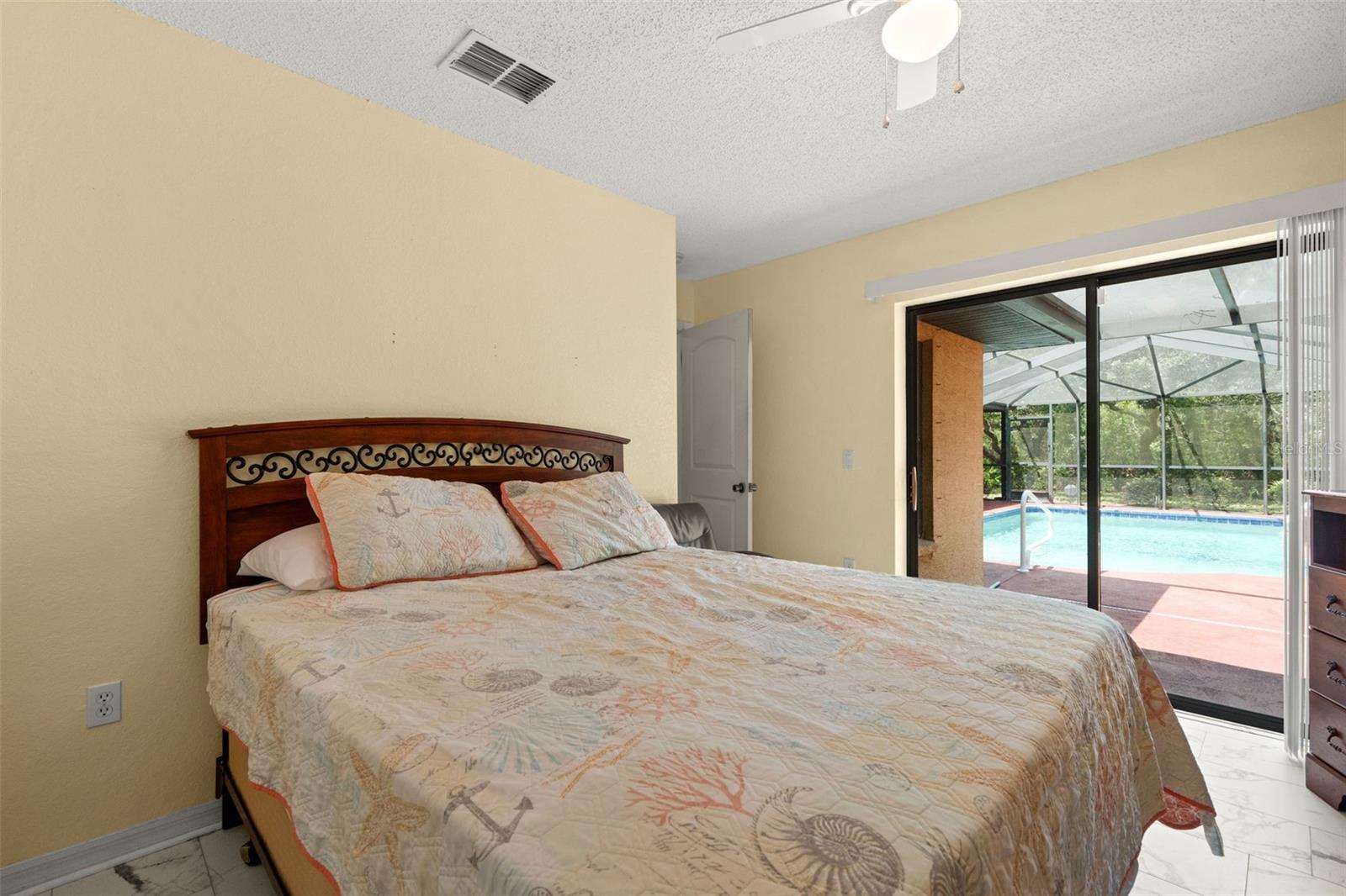 Listing photo id 23 for 60 Cypress Boulevard E